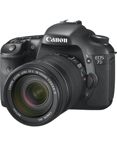 Canon EOS 7D kit (18-135mm)EF-S IS (9128B163)